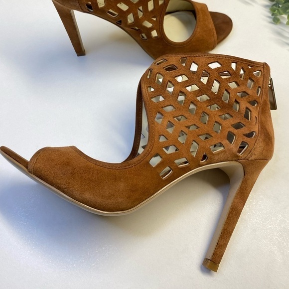 BCBGeneration Suede Tan Caged Sandal Heels Size 6 - Picture 15 of 17